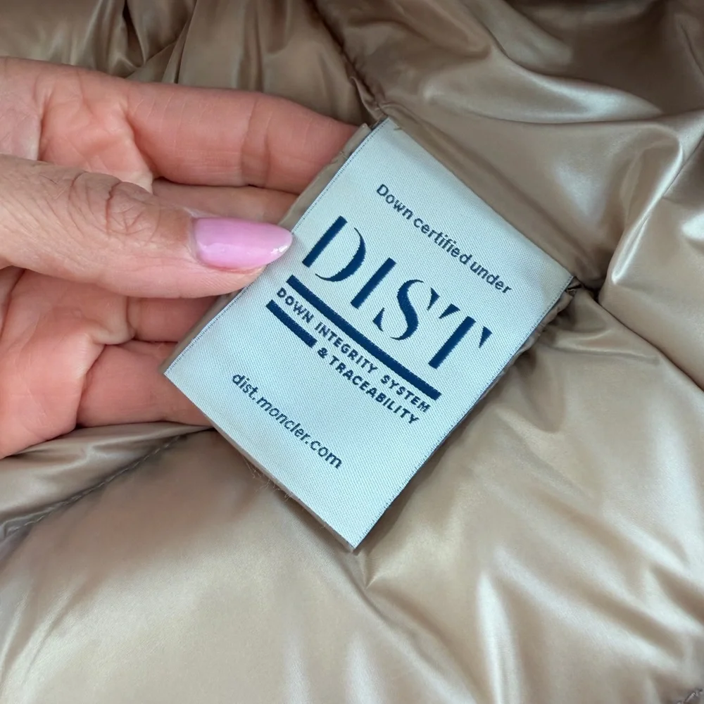 Moncler Suyen Down Quilted Nylon Hooded Parka size 3 - Picture 14 of 15